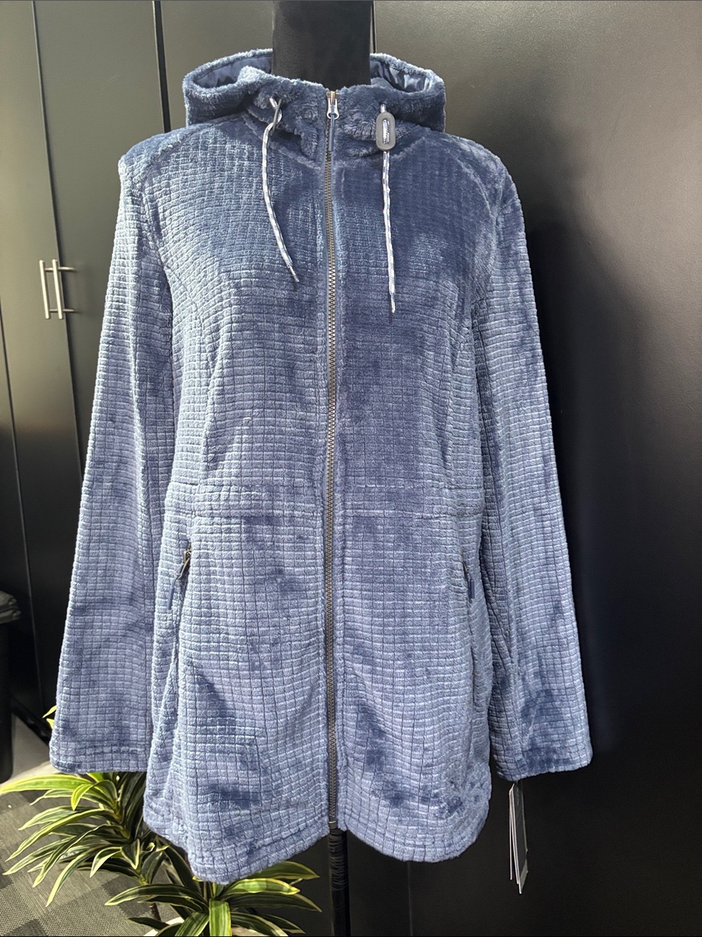 Free Country Butter pile,,double faced,hood breathable,soft,hip zip pockets,cozy